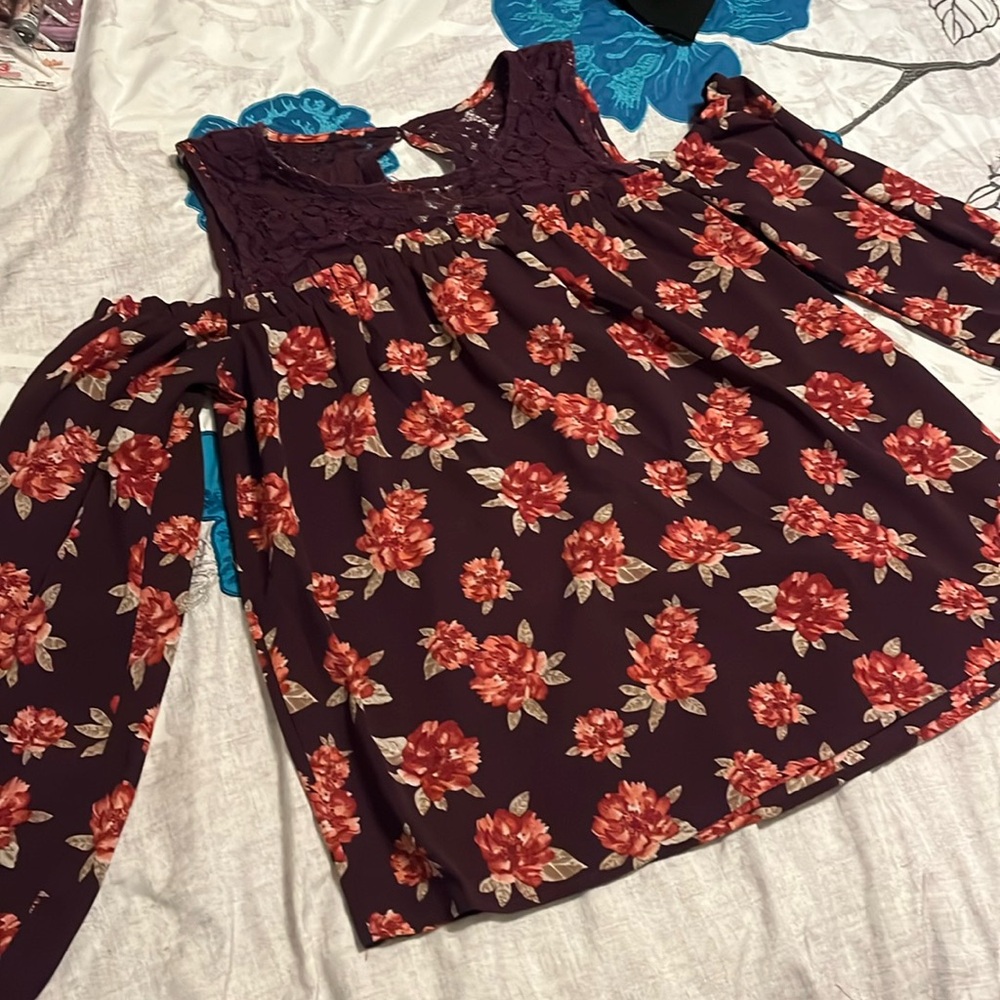 Shine Maroon Floral Cold Shoulder Top Blouse with Lace Size L